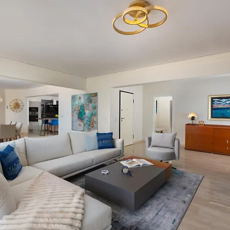 Celestial Blu Penthouse Апартаменты *